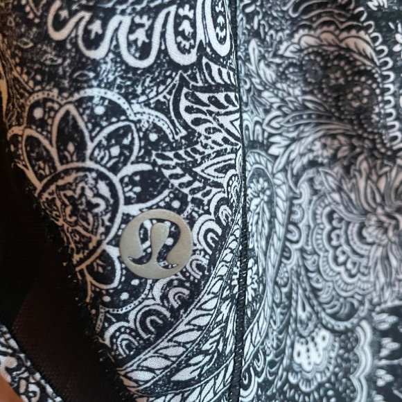 lululemon hotty hot short antique paisley/black - Picture 4 of 6